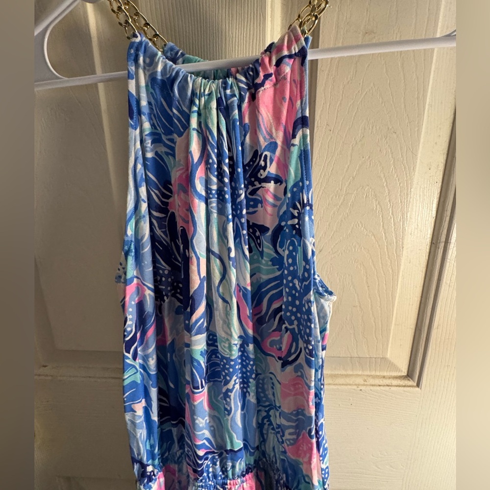Lilly Pulitzer Worn once size XS sleeveless romper with gold chain clasp